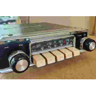 Japanese vintage 1967 carradio, used, working 