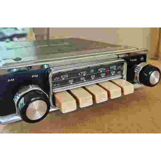 Japanese vintage 1967 carradio, used, working 