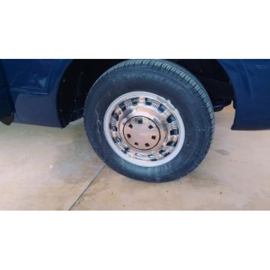 Set used hubcaps 60-80 series Crown